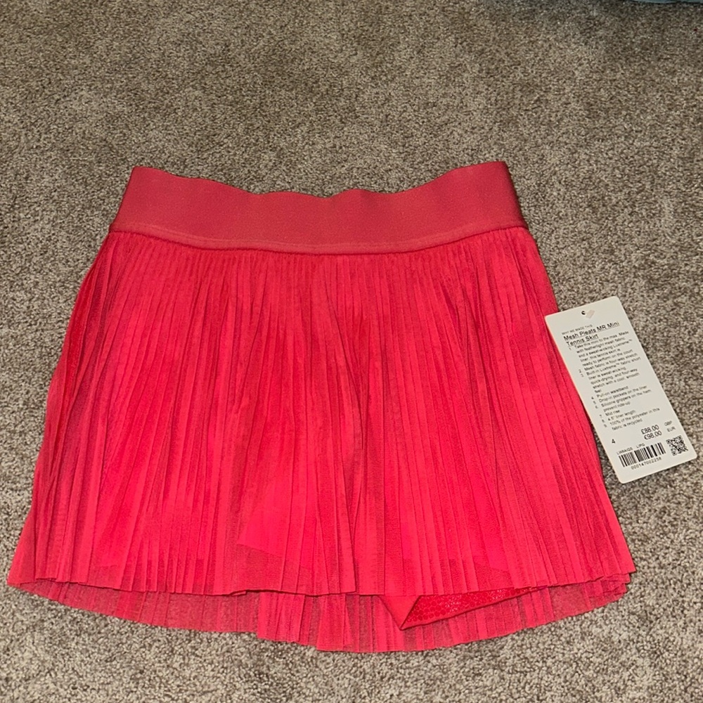 NWT Lululemon Mesh Pleats MR Mini Tennis Skirt size 4. Hot pink - Picture 2 of 5